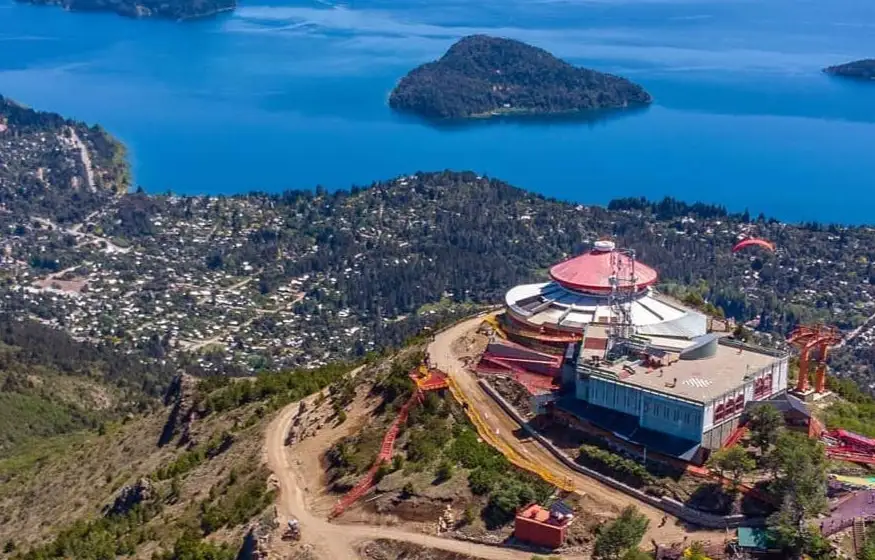 The hilltop restaurant on Cerro Otto, above the lake