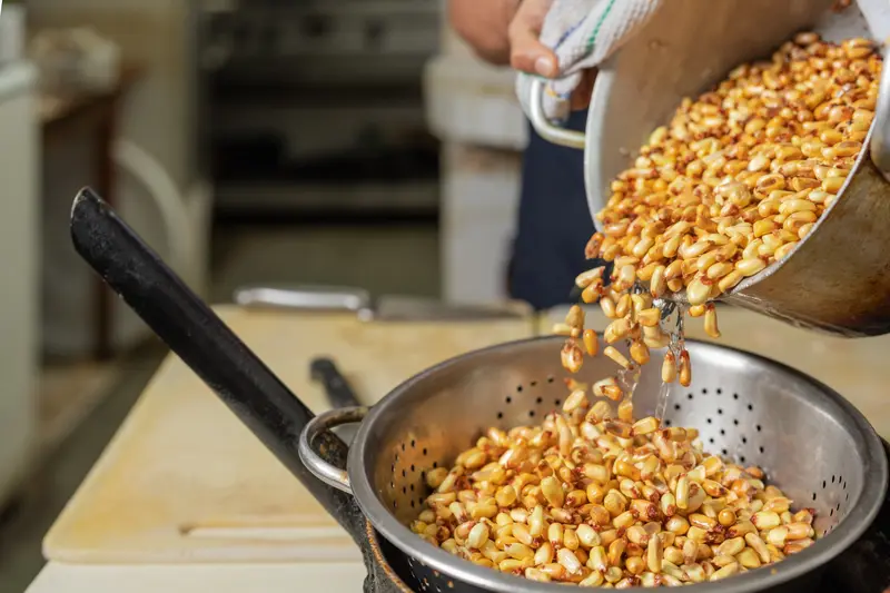 Peruvian fried corn known as "canchita"