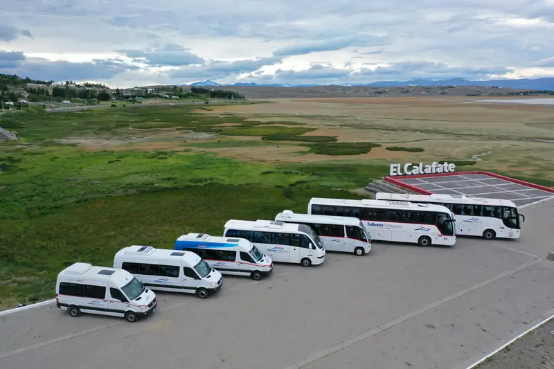 Vans and coaches lined up outside El Calafate airport